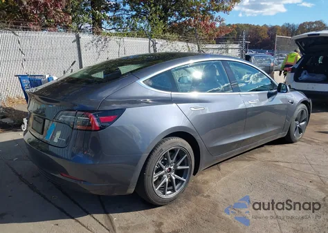 2018 Tesla Model 3 Long Range/Performance из США, поврежденный, VIN 5YJ3E1EB6JF054372